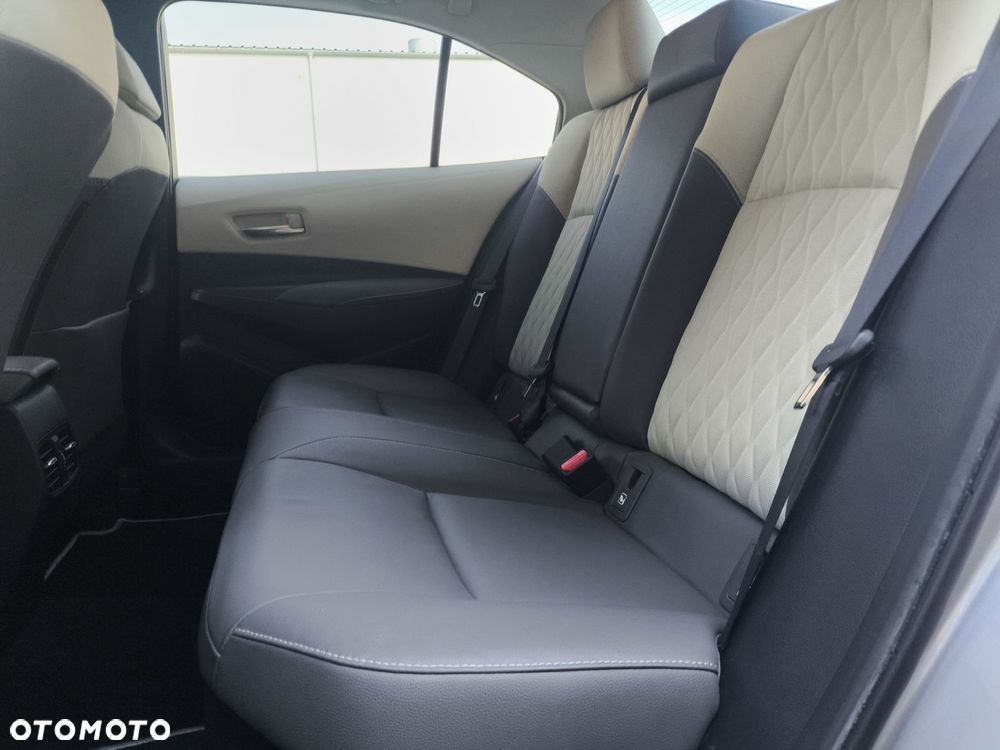 Toyota Corolla 1.8 Hybrid Executive - 14