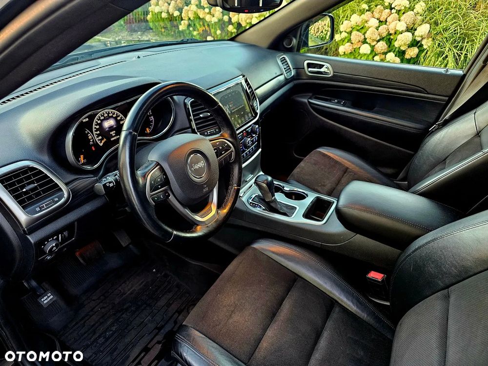 Jeep Grand Cherokee - 16