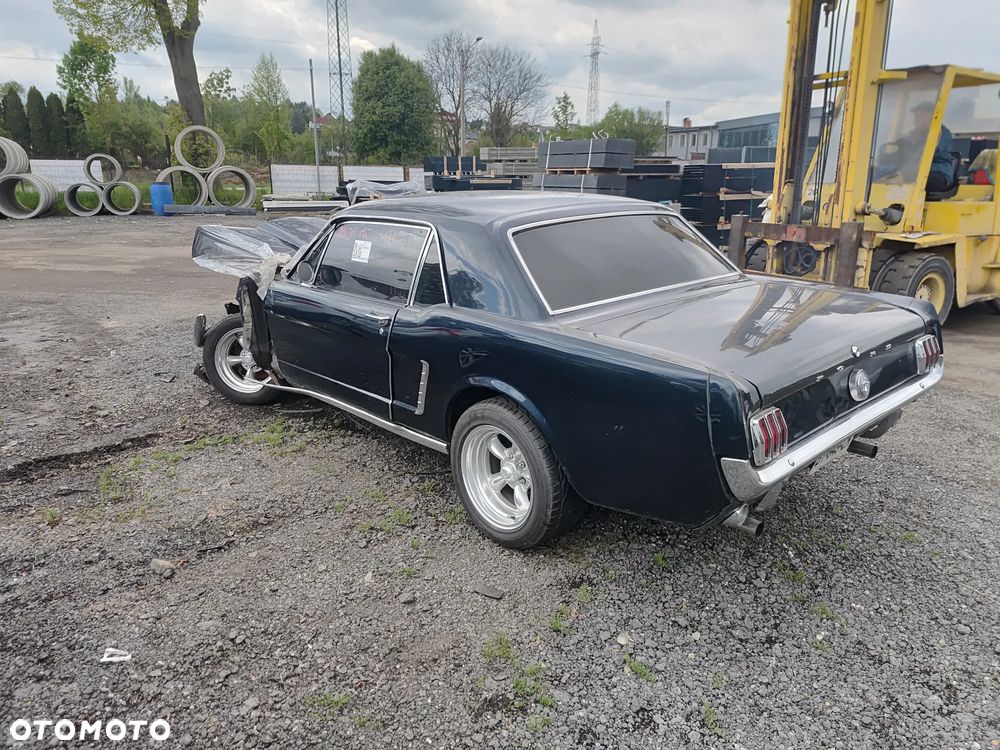Ford Mustang - 22