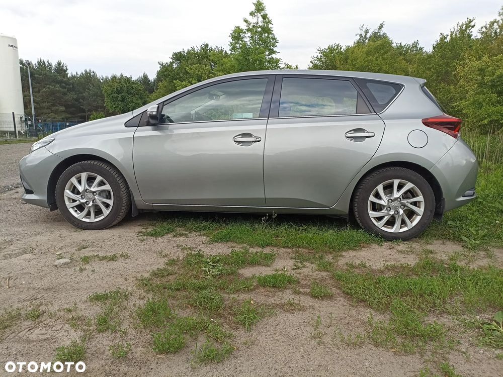 Toyota Auris 1.6 Premium - 9