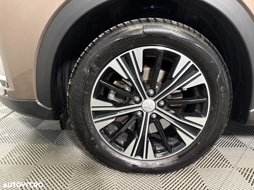 Mitsubishi Eclipse-Cross - 14