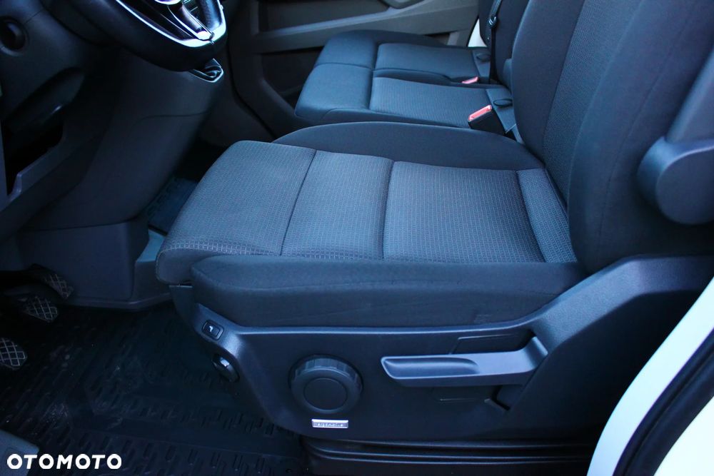 MAN TGE 3.140 2.0 TDI 140KM L3H2 BLASZAK 3 OSOBOWY PERFEKT AUTO VF23% - 16