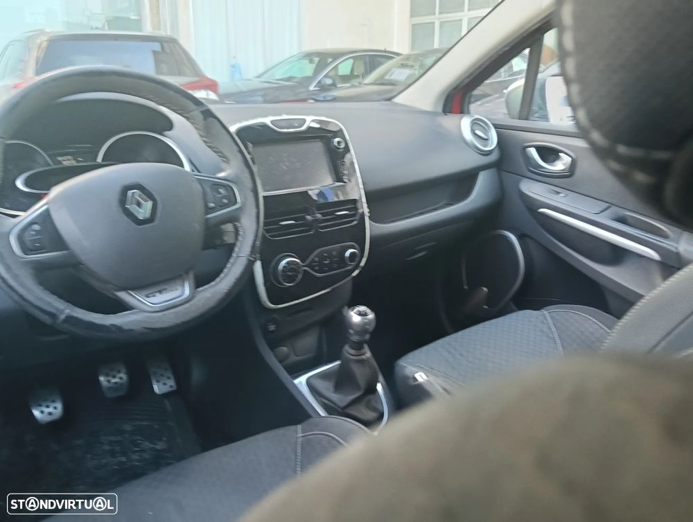 Renault Clio Sport Tourer 1.5 dCi GT Line - 15