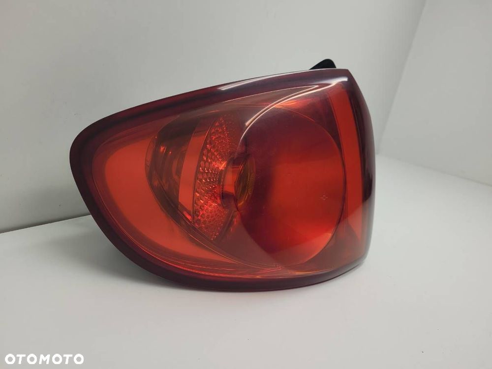 LAMPA TYŁ TYLNA LEWA W BŁOTNIK SEAT ALTEA LIFT EU 5P0945111F 5P0945095J - 2