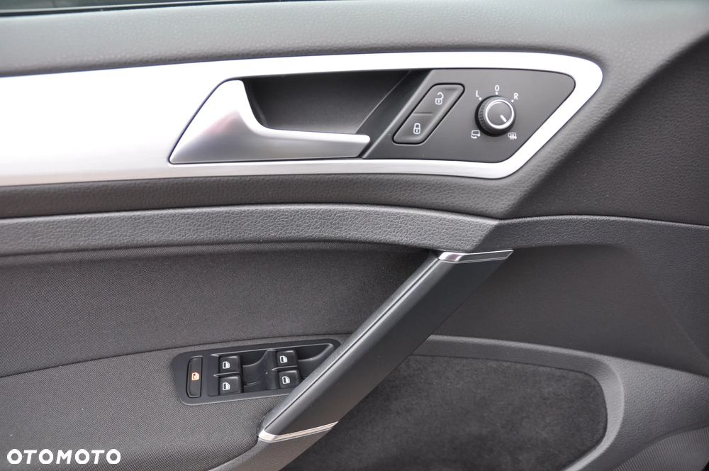 Volkswagen Golf - 13