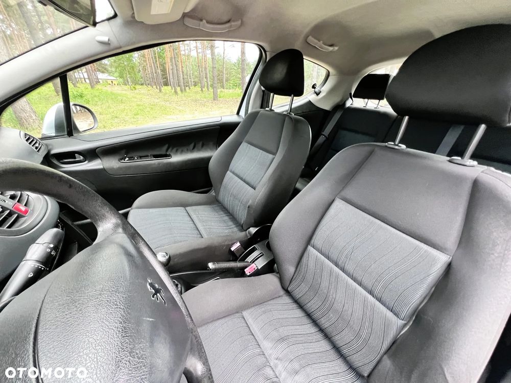Peugeot 207 - 10