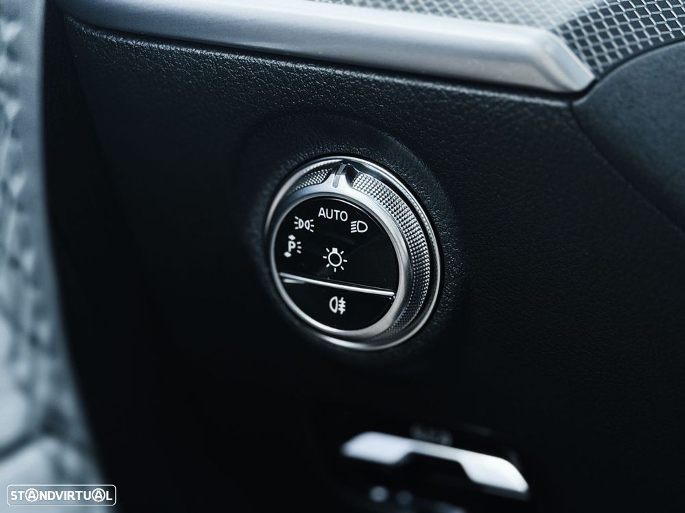 Mercedes-Benz C 300 - 36