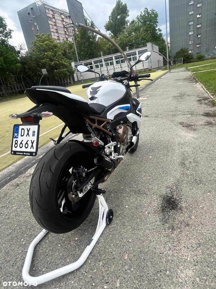 BMW S - 13