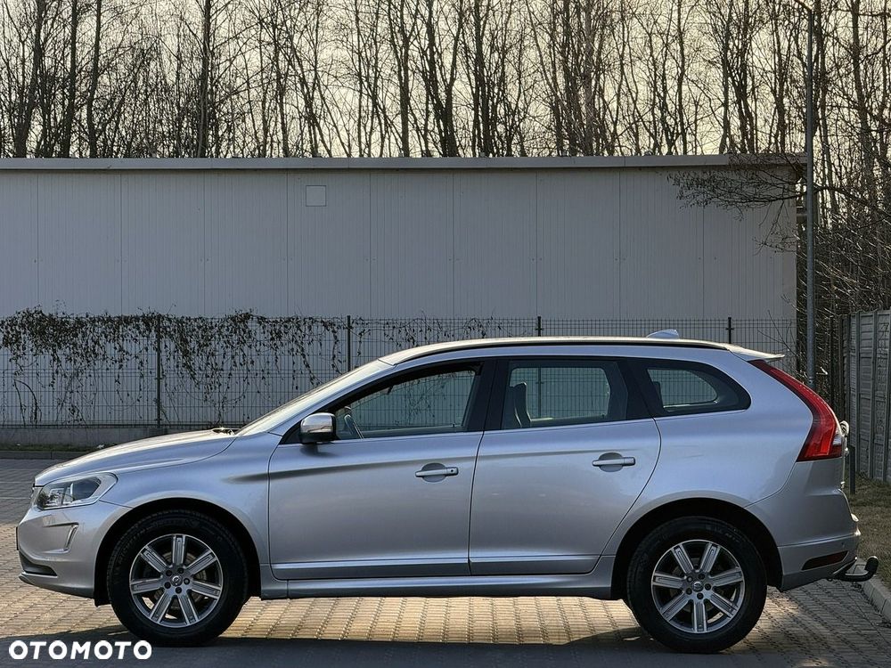 Volvo XC 60 D4 Momentum Pro - 22