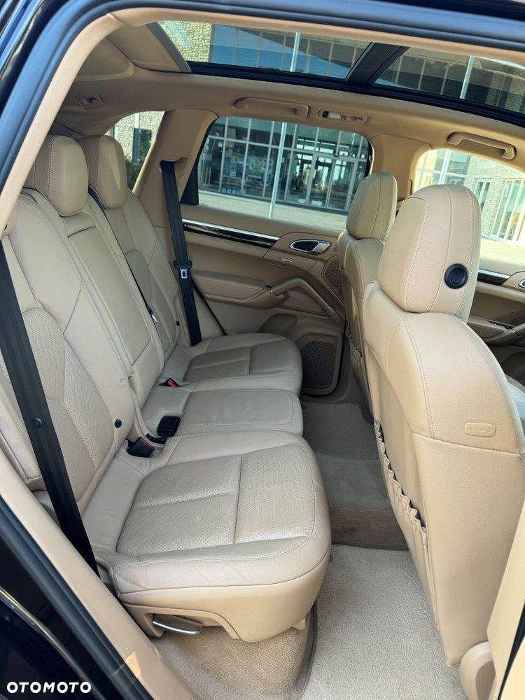 Porsche Cayenne - 14