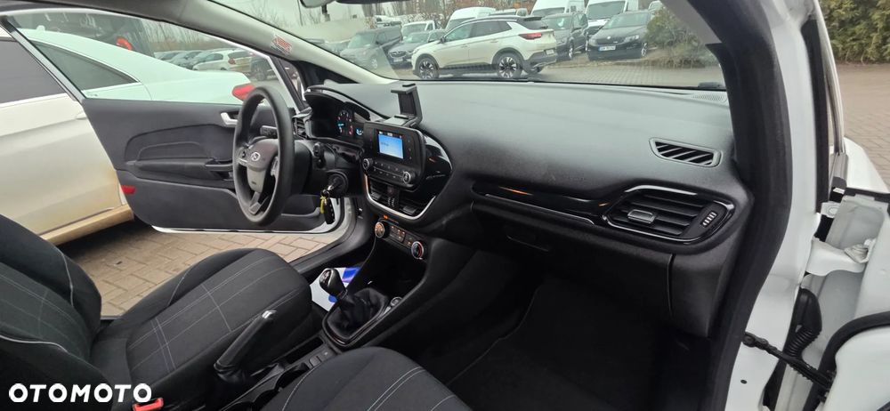 Ford Fiesta 1.1 S&S TREND - 33