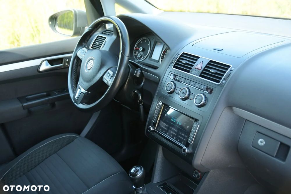 Volkswagen Touran 2.0 TDI DPF BlueMotion Technology Cup - 22