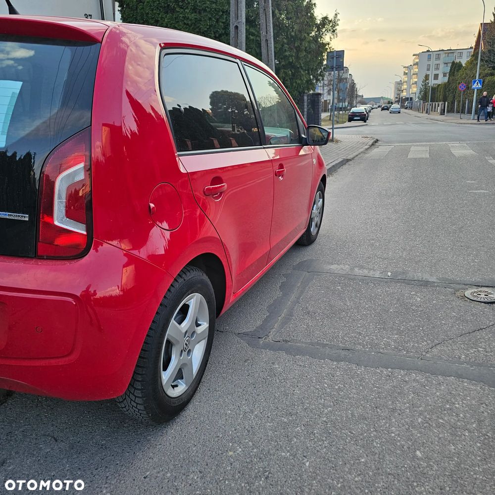 Volkswagen up! BlueMotion Technology colour fortana red - 5