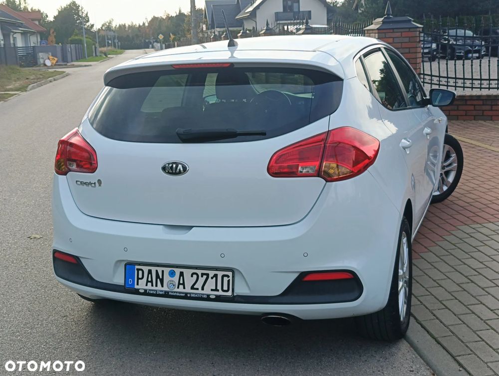 Kia Ceed 1.6 GDI Dream Team Edition - 5