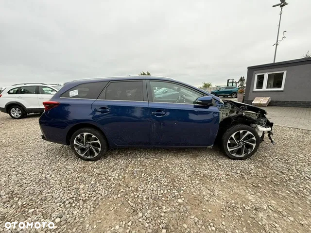 Toyota Auris 1.6 D-4D Design Edition - 5