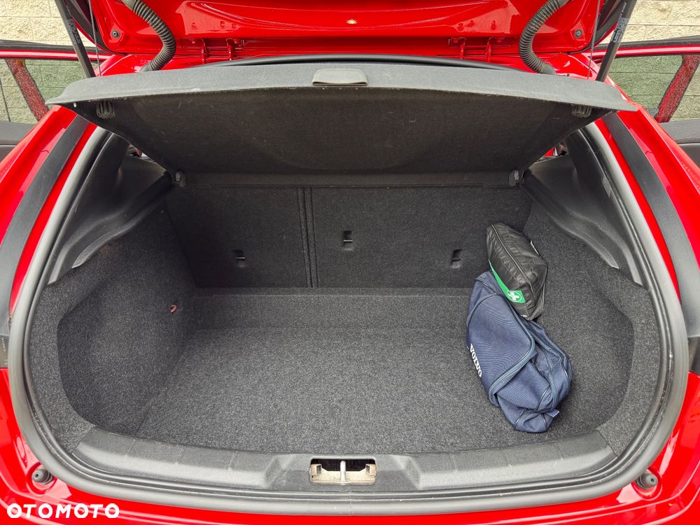 Volvo V40 T3 Drive-E R-Design Momentum - 10