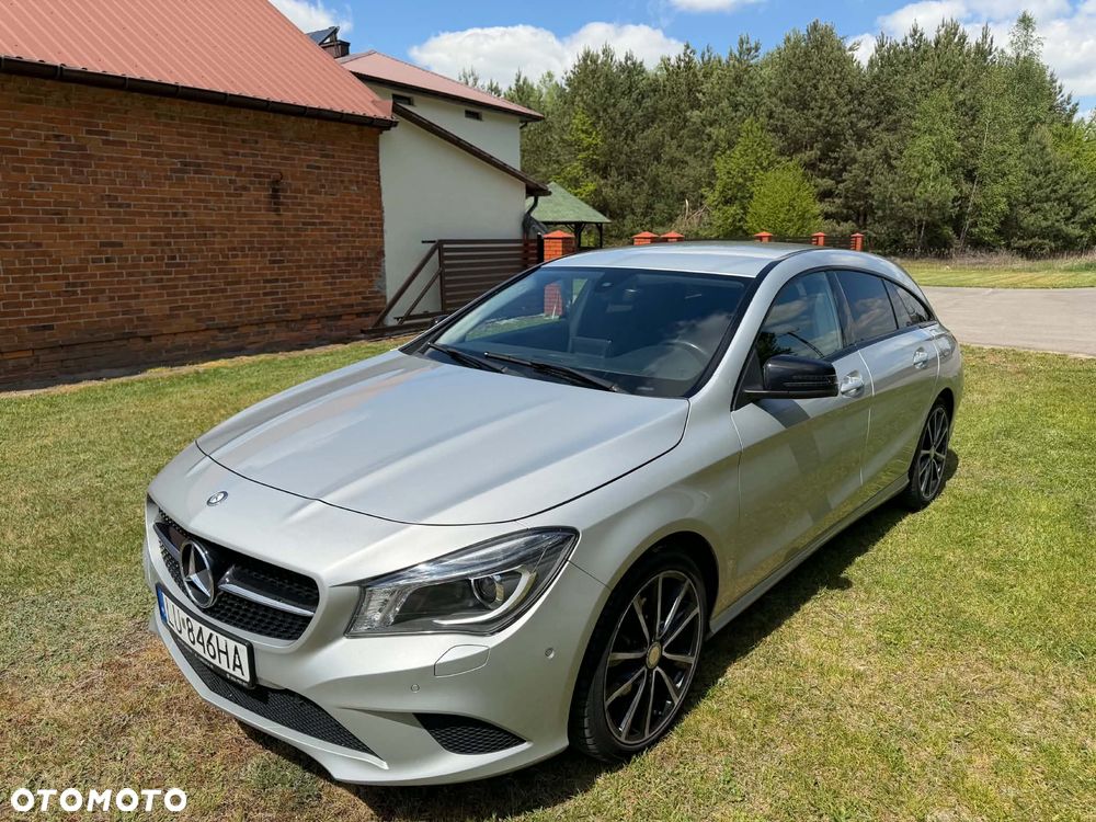 Mercedes-Benz CLA 200 7G-DCT - 3