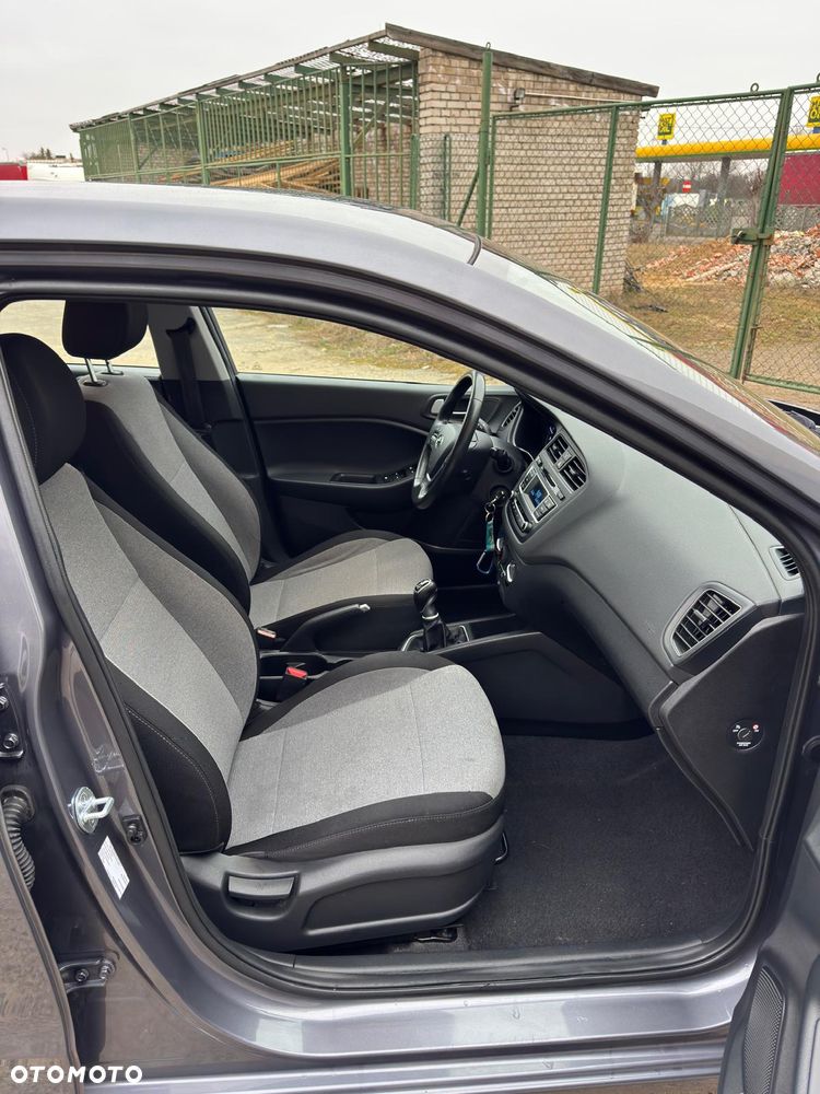 Hyundai i20 1.1 CRDi - 13