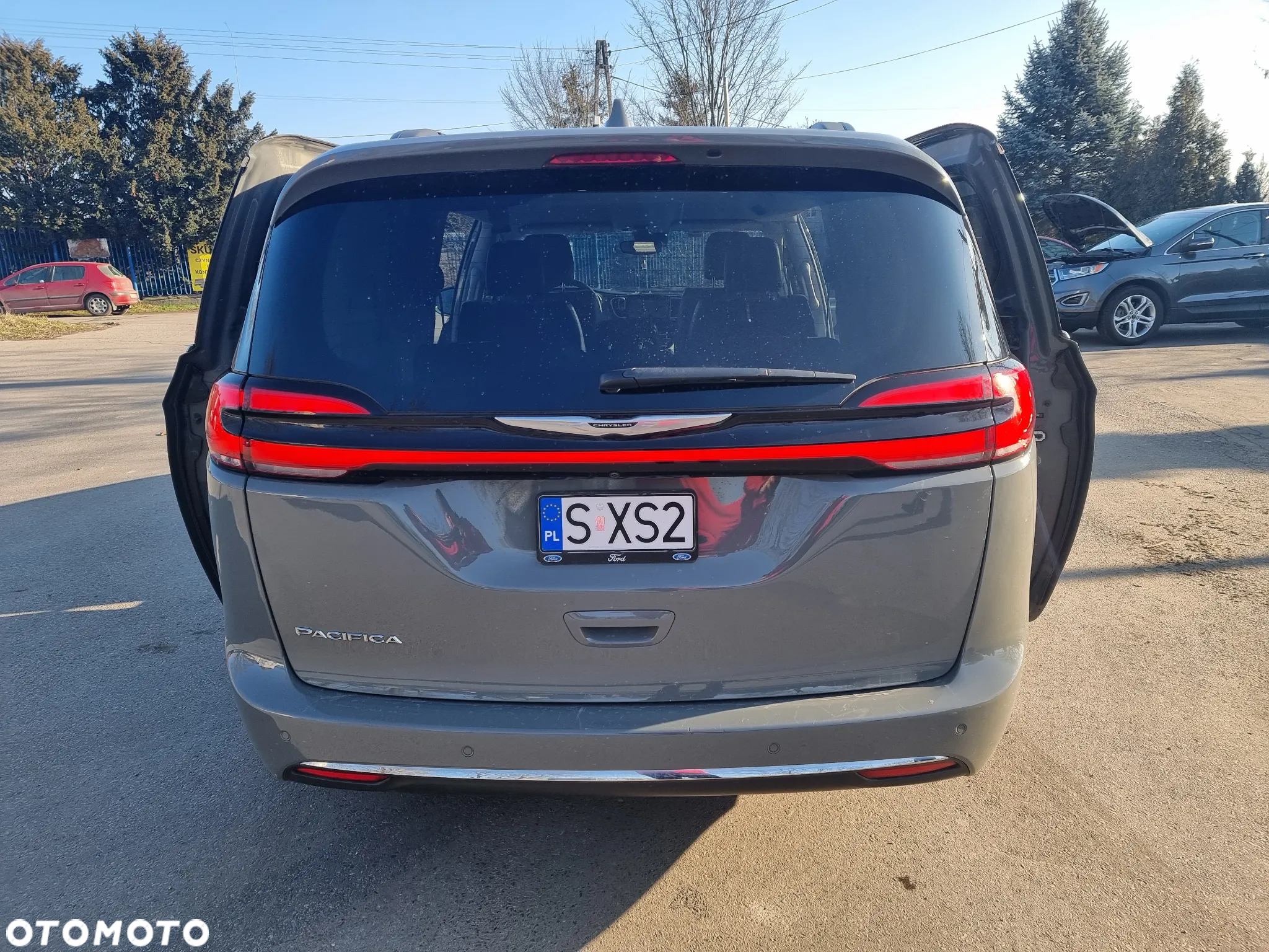 Chrysler Pacifica - 20