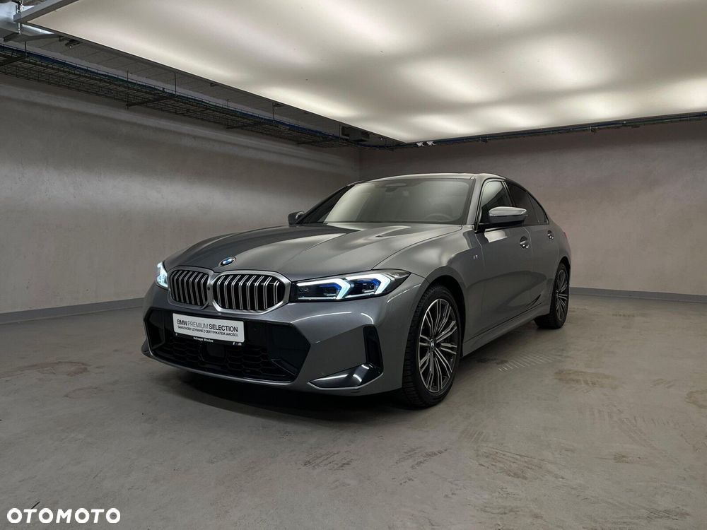 BMW Seria 3 330i xDrive M Sport - 9