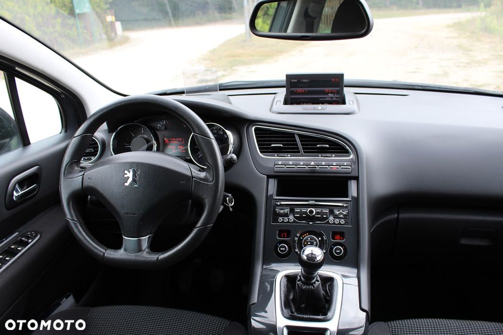 Peugeot 5008 - 8