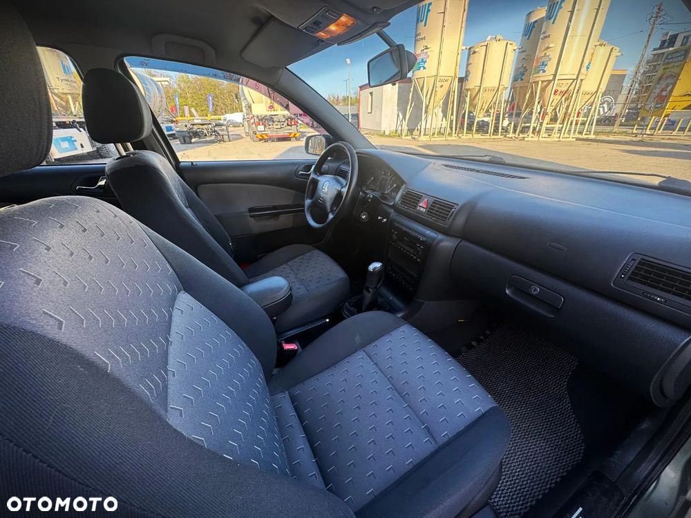 Skoda Octavia 2.0 Ambiente - 11