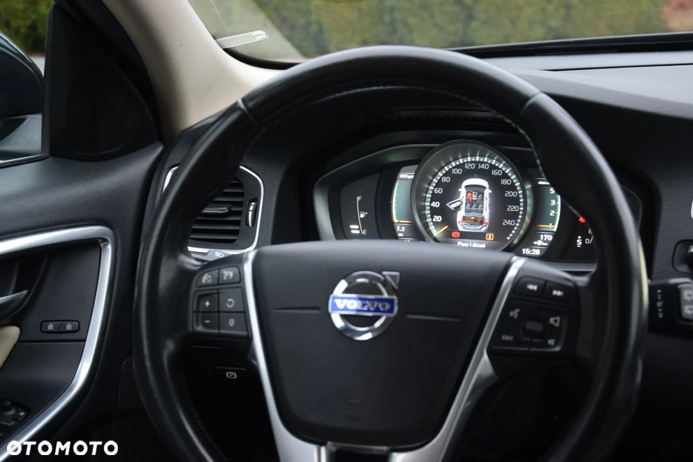 Volvo V60 D4 Geartronic Momentum - 9