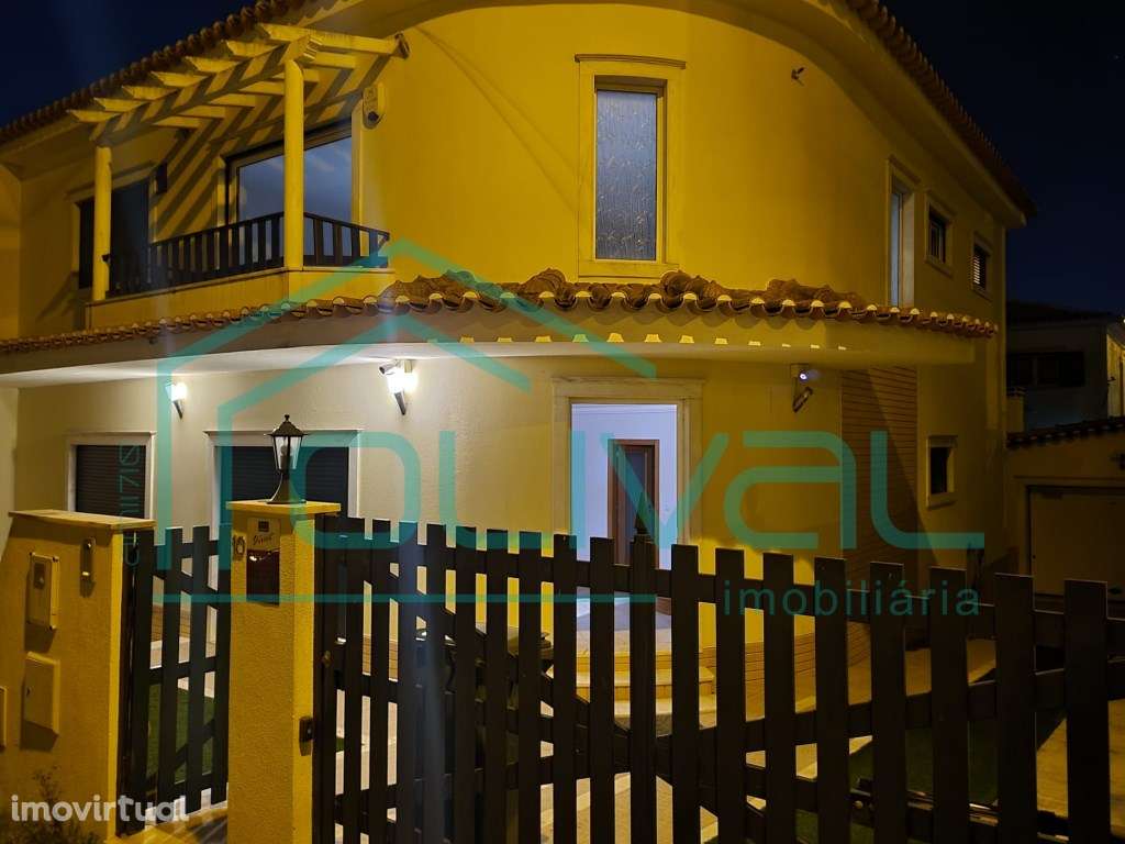 Esplêndida moradia independente no Alto da Eira - Grande imagem: 4/24