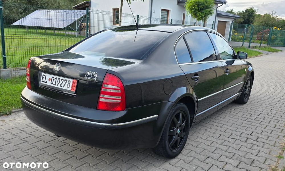 Skoda Superb 2.8 V6 Tiptronic Elegance - 9