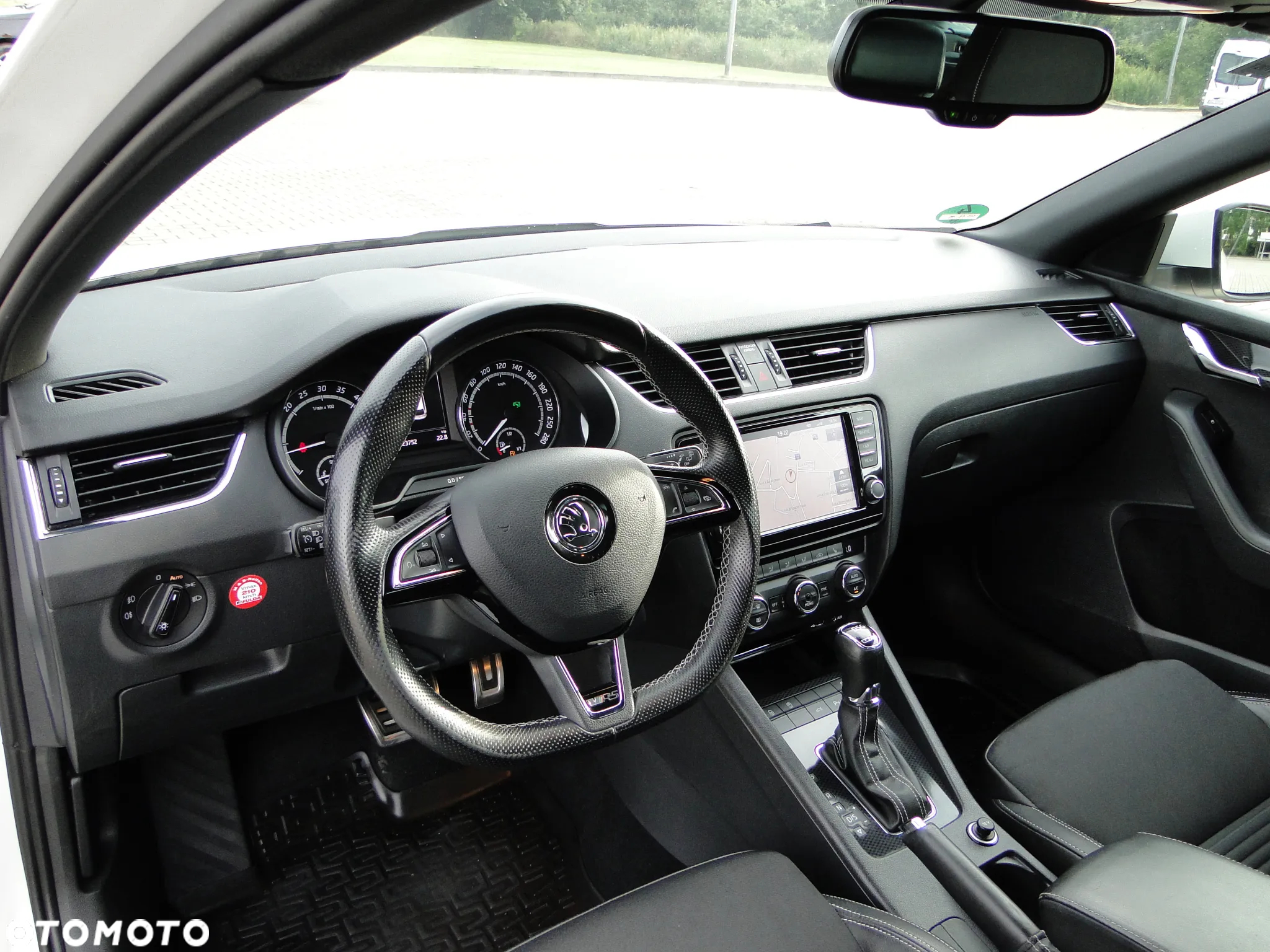 Skoda Octavia Combi 2.0 TDI DSG RS - 12