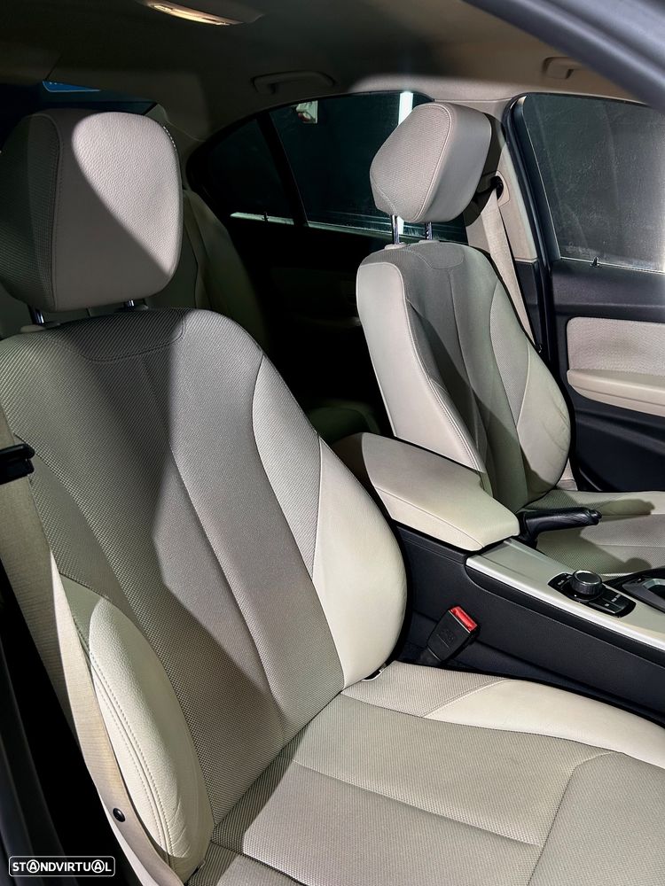 BMW 330 e iPerformance Line Luxury - 24