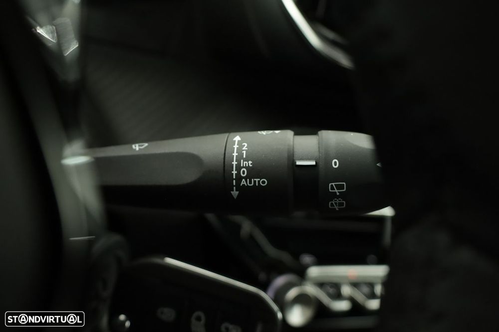 Peugeot 2008 1.2 Allure - 19