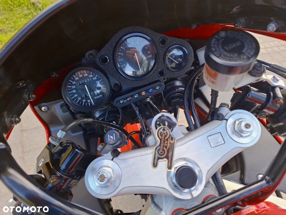 Honda CBR - 29