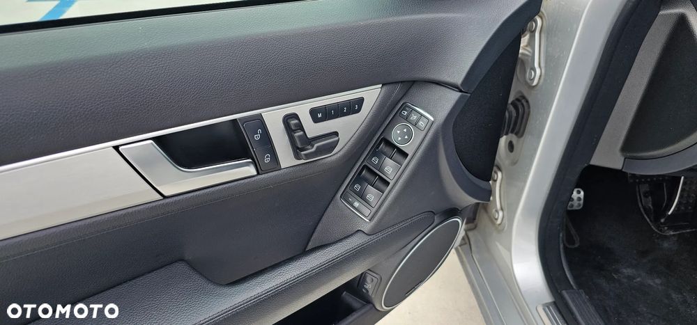Mercedes-Benz Klasa C 350 T CDI DPF (BlueEFFICIENCY) 7G-TRONIC Avantgarde - 6