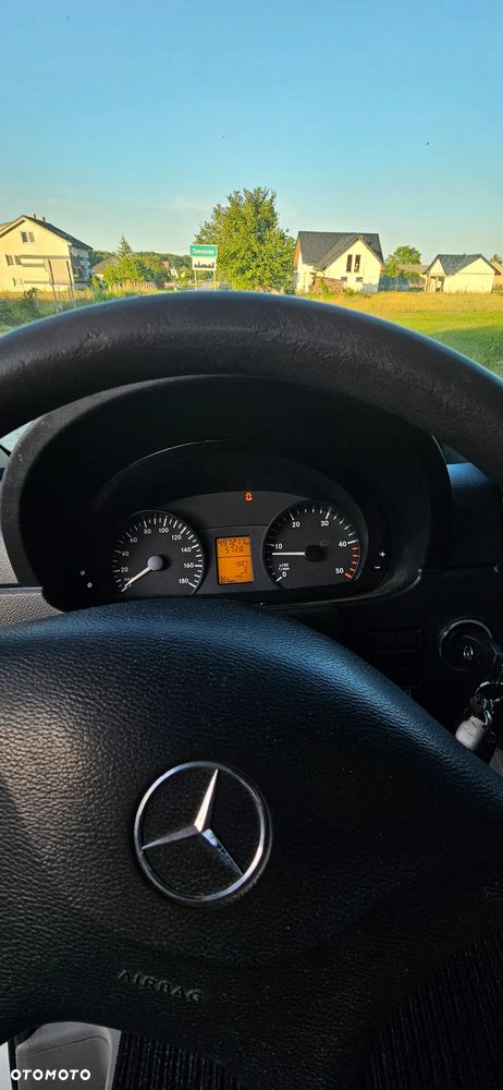 Mercedes-Benz Sprinter - 12