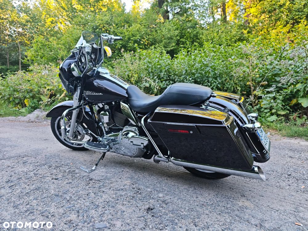 Harley-Davidson Touring Street Glide - 2