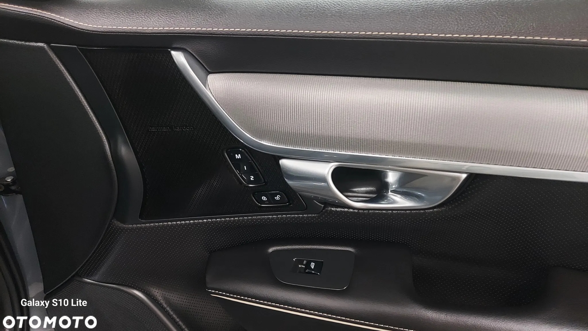 Volvo V90 T8 Twin Engine AWD R Design - 22