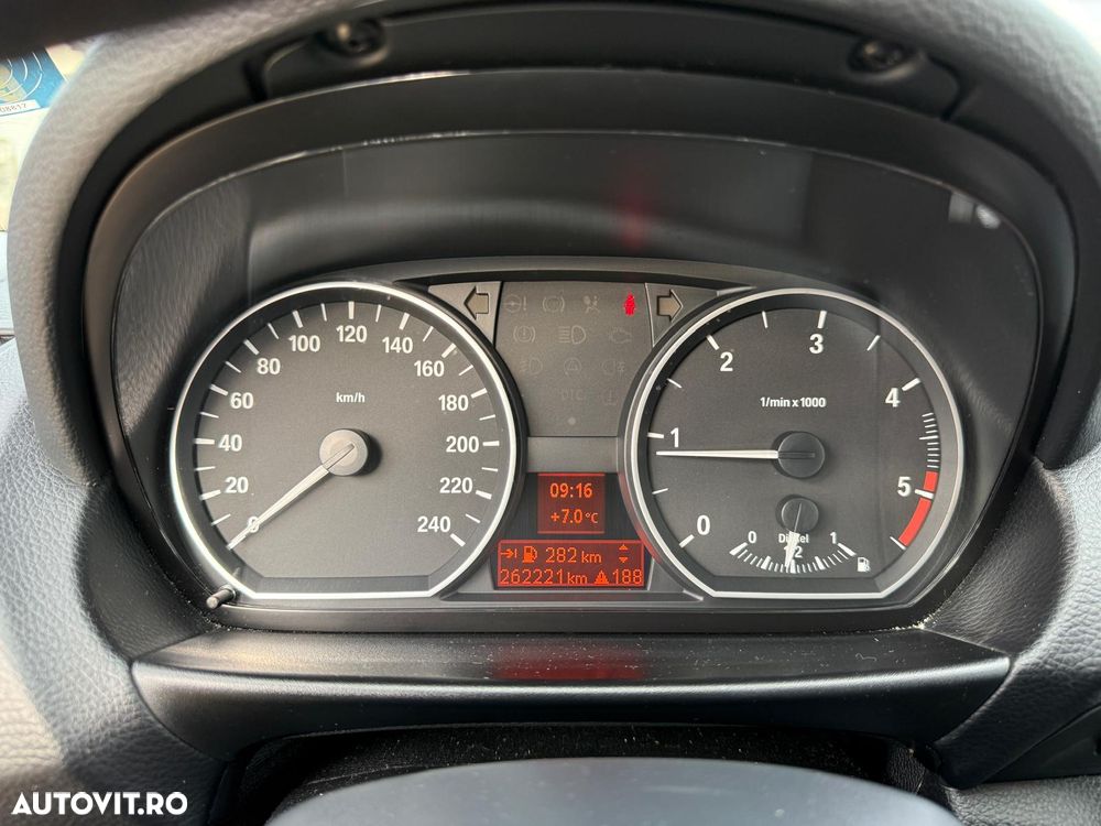 BMW Seria 1 118d DPF - 9