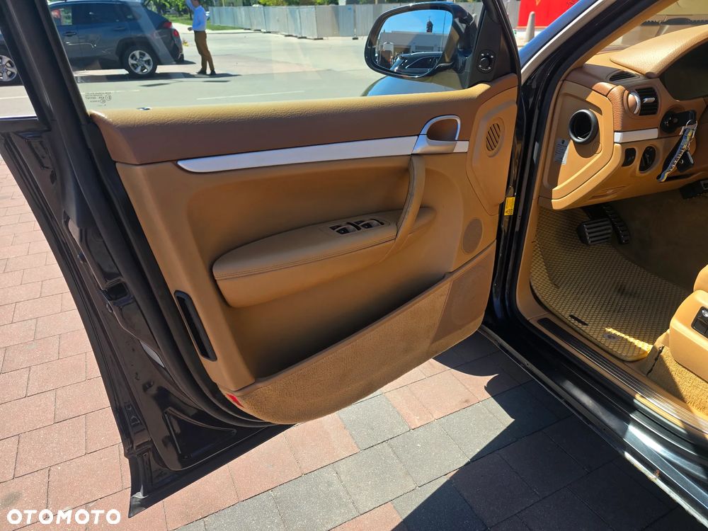 Porsche Cayenne - 14