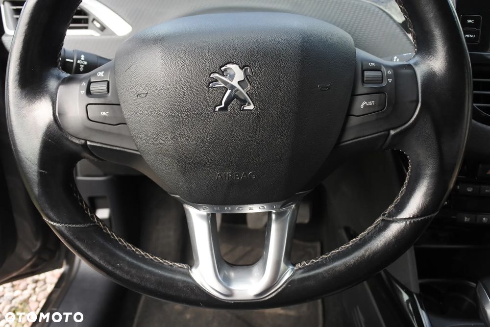 Peugeot 2008 PureTech 110 Stop&Start Allure - 19