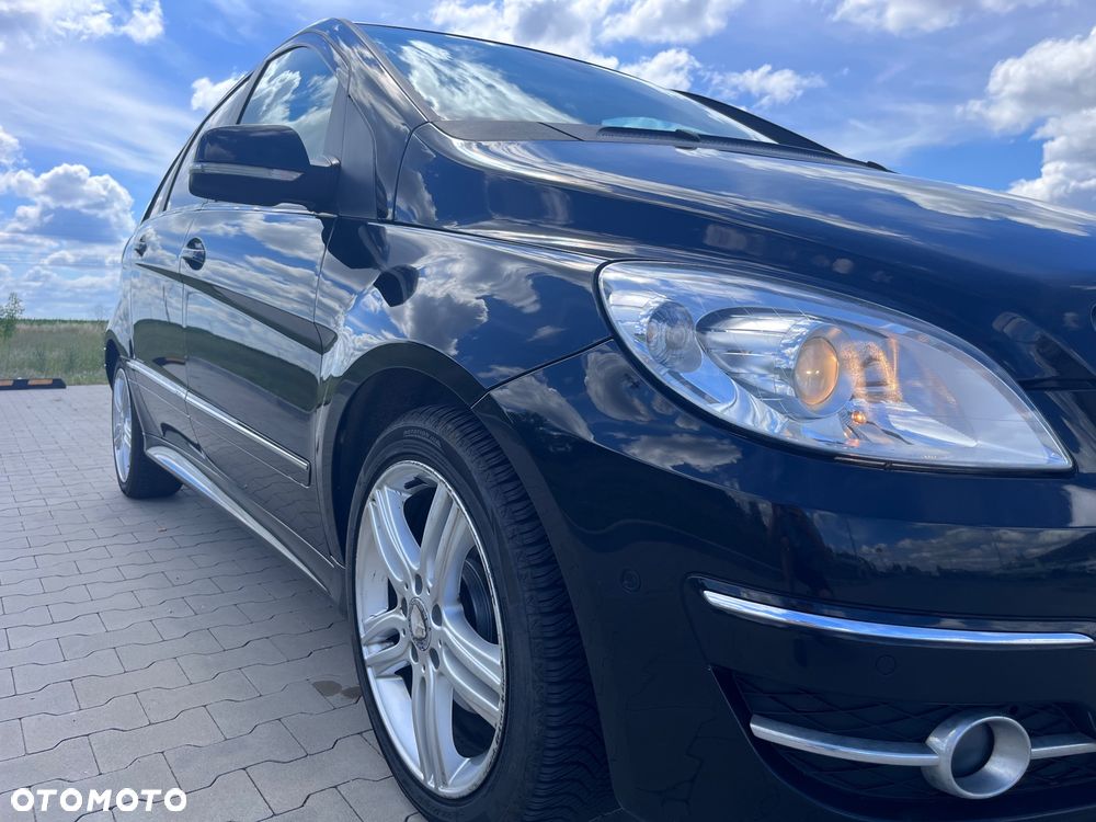 Mercedes-Benz B-Class 2010 photo 3