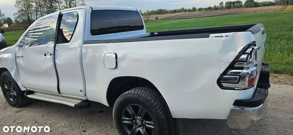 Toyota Hilux - 10