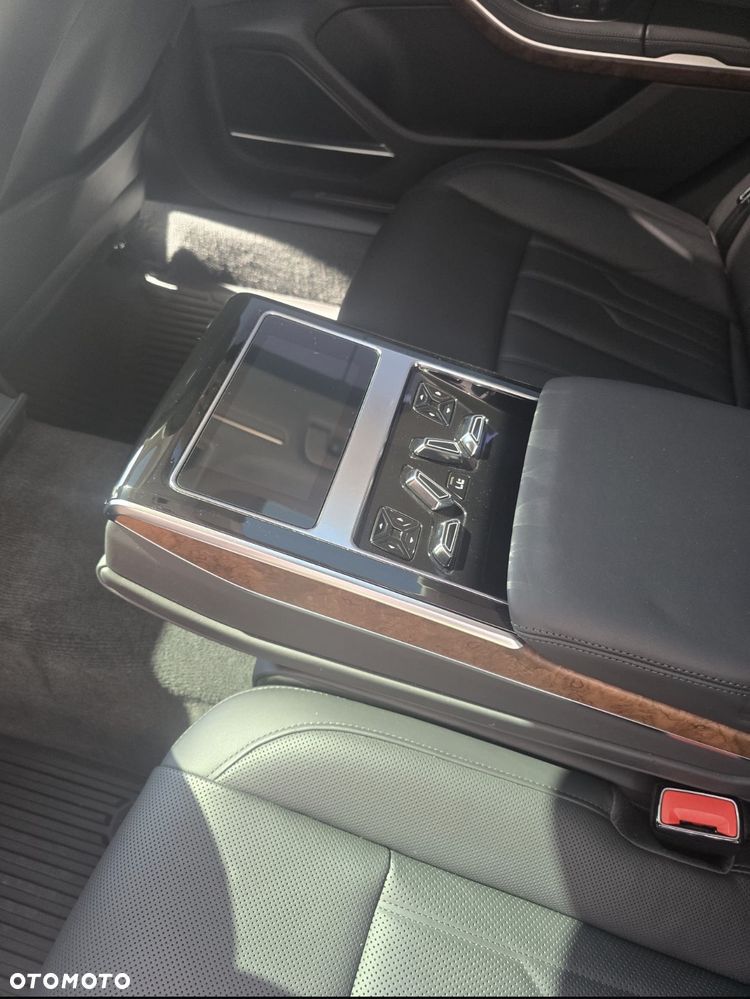 Audi A8 L 55 TFSI mHEV Quattro Tiptr - 32