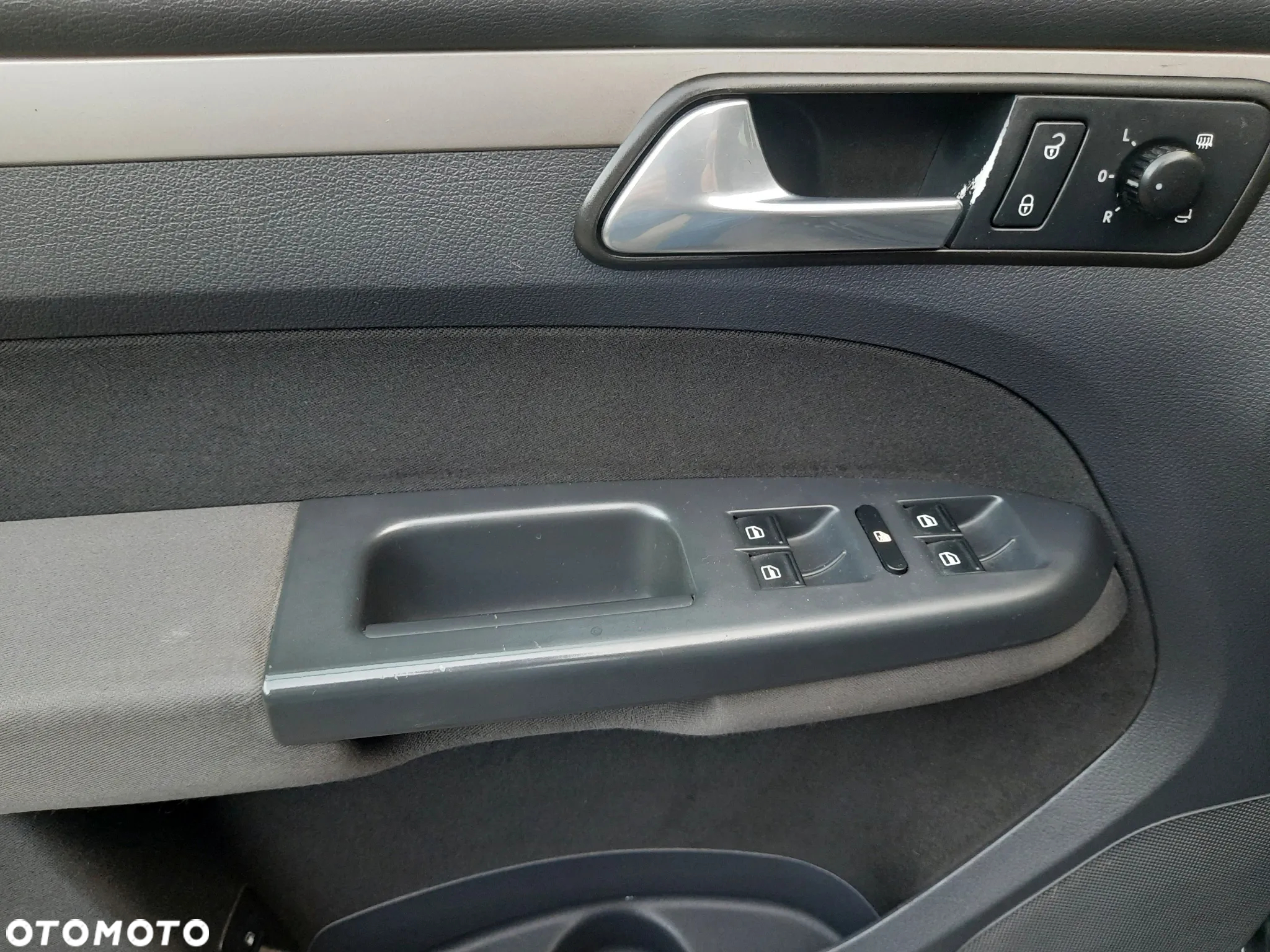 Volkswagen Touran 2.0 TDI DPF DSG Cup - 14