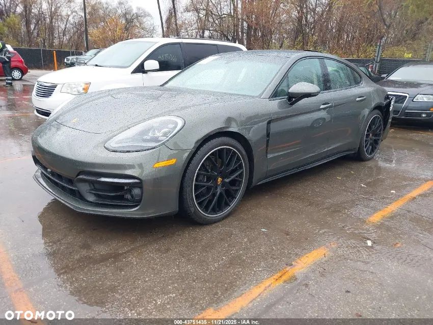 Porsche Panamera 4 Platinum Edition - 3