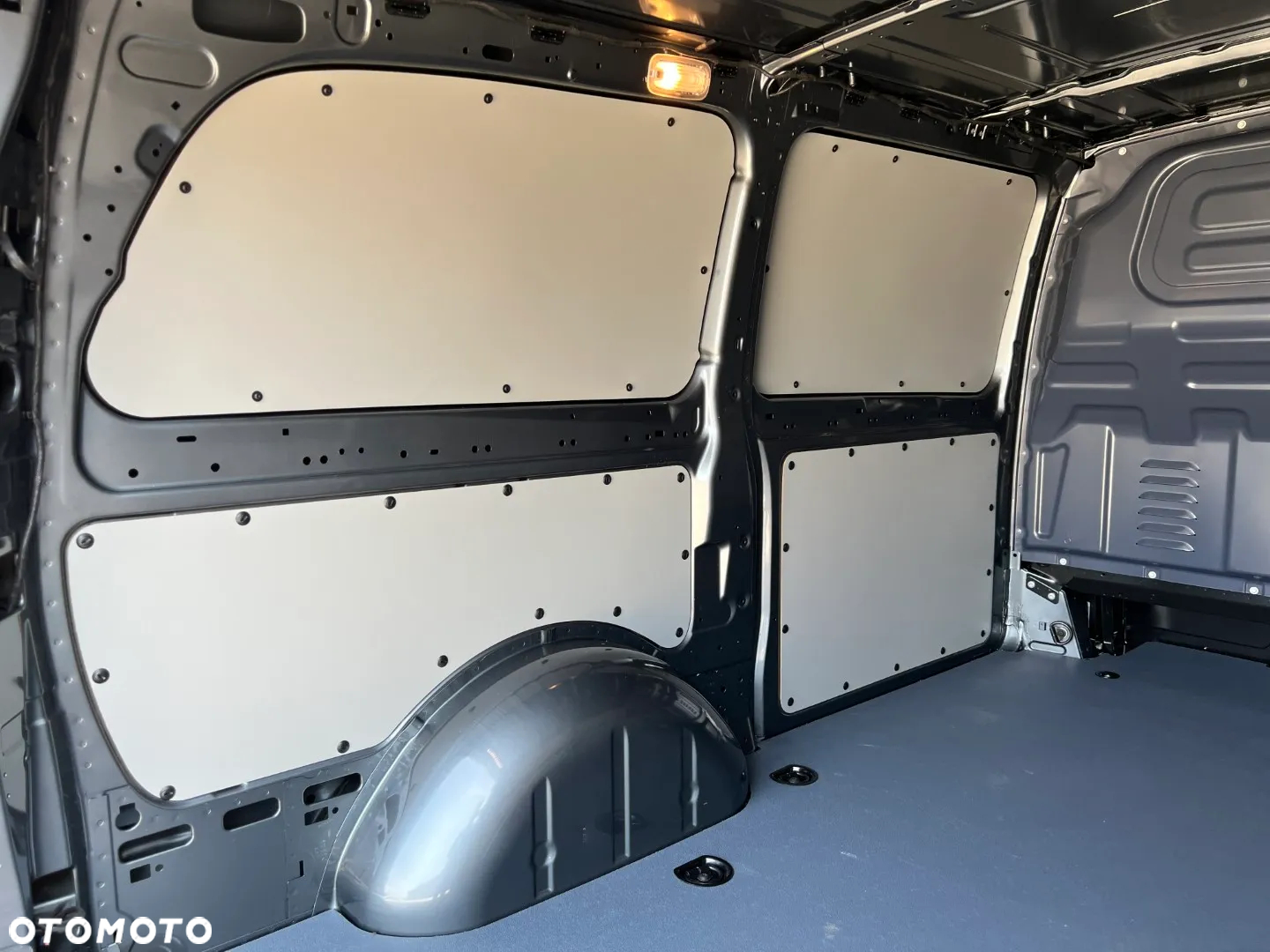 Mercedes-Benz Vito - 32