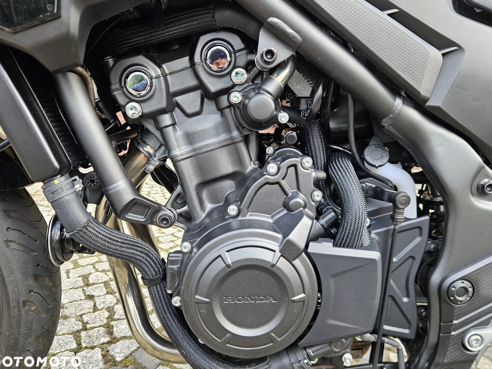 Honda CB - 12