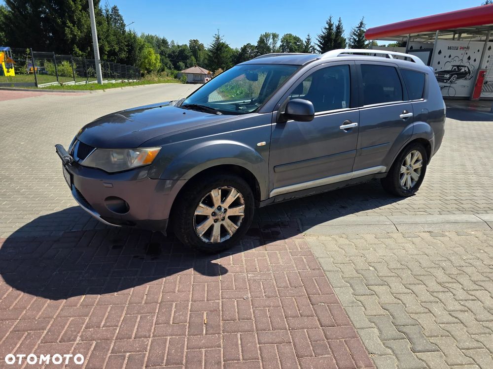 Mitsubishi Outlander 2.0 DID Instyle NAVI - 9