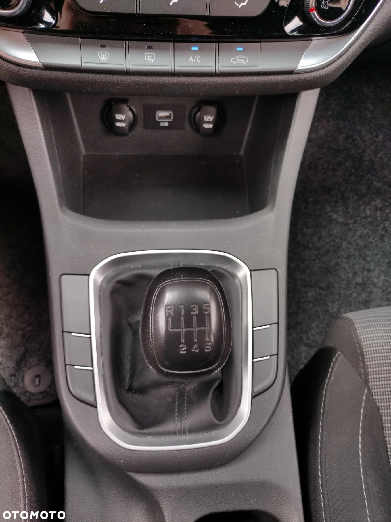 Hyundai i30 1.5 DPI Classic + - 16