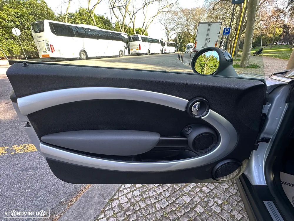 MINI 3 Portas Cooper D - 10